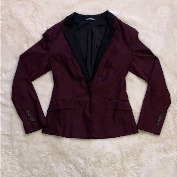 Express Red Tailored Blazer with Notched Lapels and Structured Silhouette - Picture 2 of 4